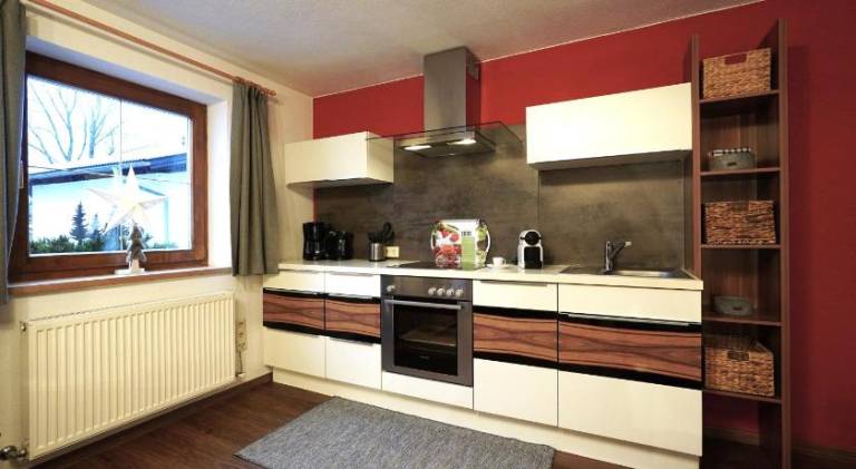Apartment with patio, barbeque & yard | Ski nearby | Dogs allowed — photo 5