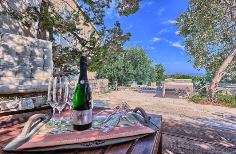 Casa Garden - six bedroom house for 12 guests, heated pool and close to beaches by MyWaycation — photo 5