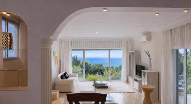 Luxurious Villa 6 Min from Beach with Sea Views — photo 3