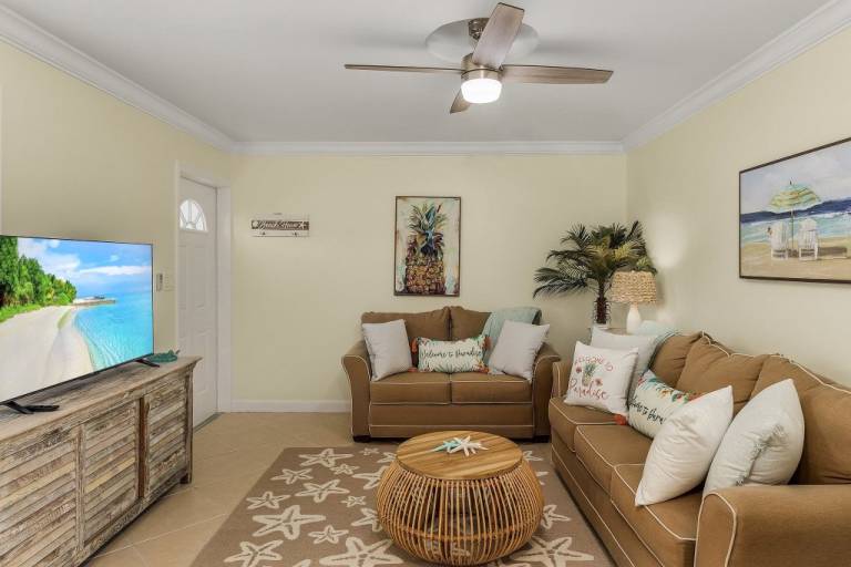 Family-oriented condo with patio | Pet-friendly — photo 5