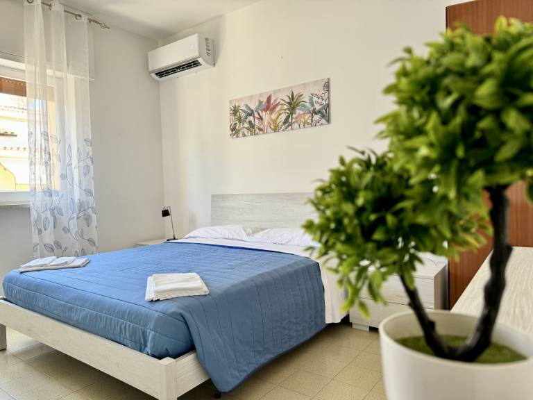 Rental apartment with patio — photo 3