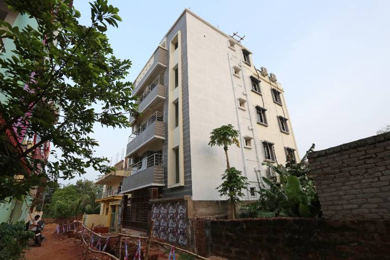Hotel O M S Villa