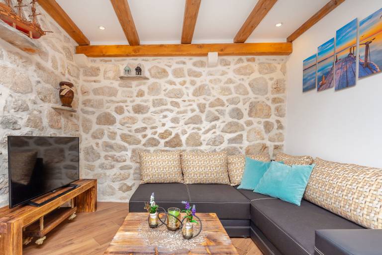 Fully equipped pleasant house with terrace | Pets are welcome — photo 2