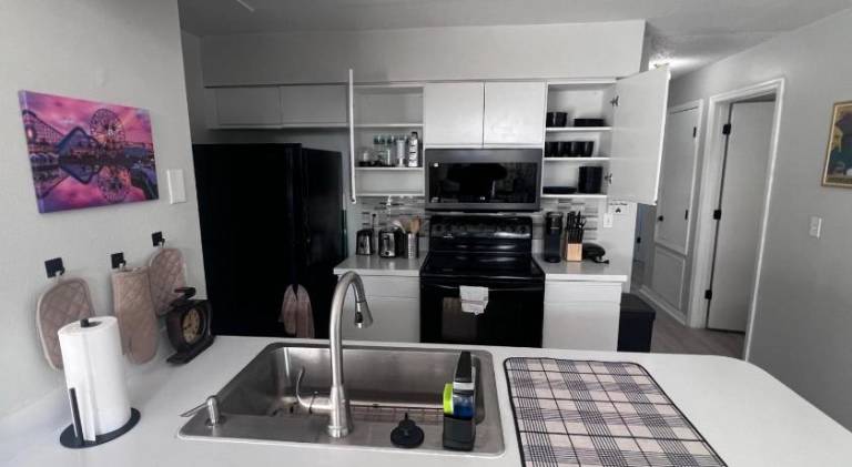 Rental apartment with hot tub & pool — photo 2