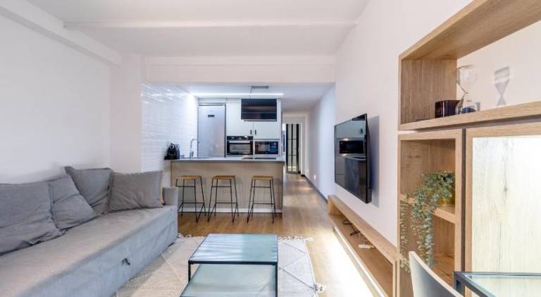 Rental apartment with terrace — photo 2