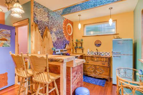 Sweet Sunshine Suite- Artistic, cozy, and colorful — photo 4
