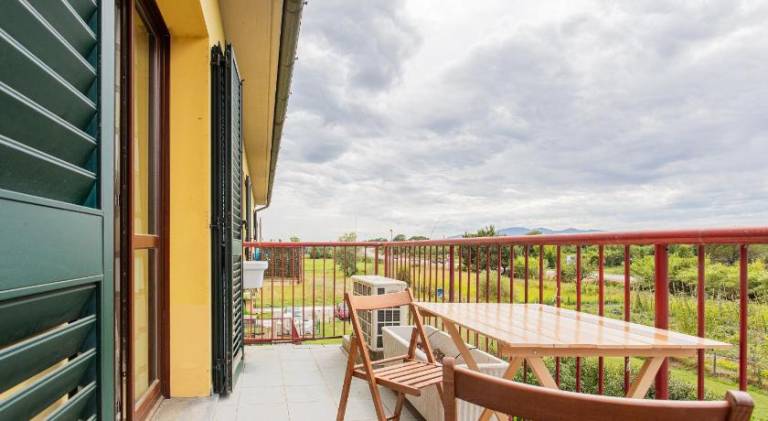 Holiday apartment with patio — photo 4