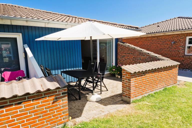 Holiday apartment with patio | Sea view — photo 2
