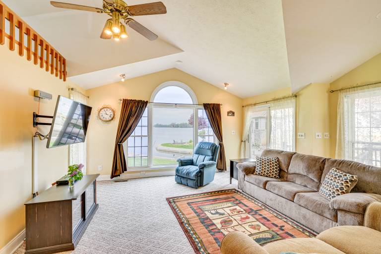 Scenic Views: Spacious Webster Lake House! — photo 3