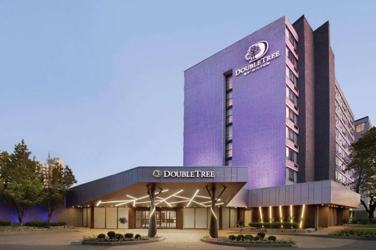 DoubleTree by Hilton Toronto Airport West — photo 3