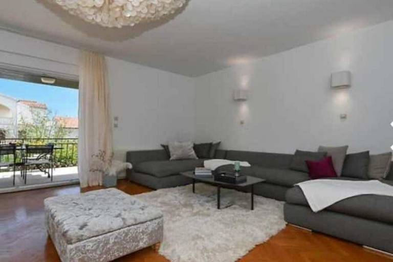 Comfortable and spacious house with terrace and sea view Mavarštica, Čiovo (K-25200) — photo 2