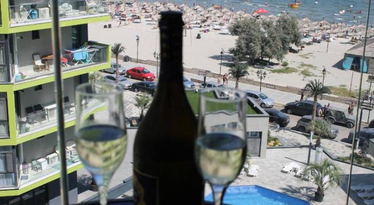 On Beach-Mamaia Residence — photo 5