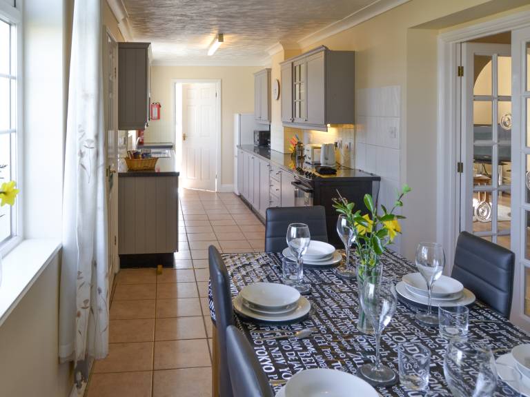 Family-friendly cottage with BBQ, jacuzzi & yard | Beach view | Close to the beach | Dogs allowed — photo 5