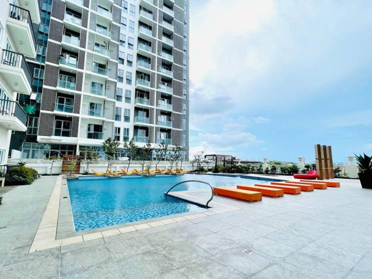 Vacation home with pool — photo 4