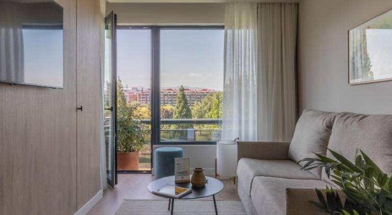 Apartment with terrace — photo 3