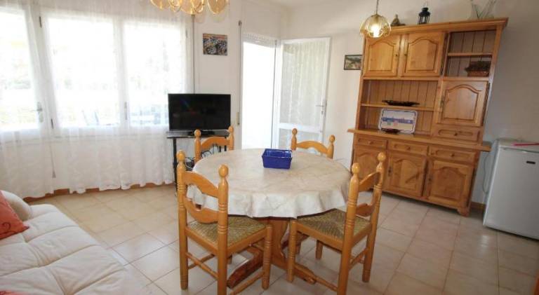 Pleasant holiday apartment with patio & yard | Next to the beach | Pets allowed — photo 4