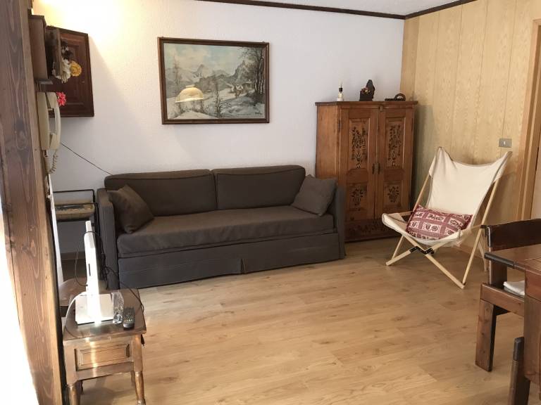 Apartment with garden — photo 4