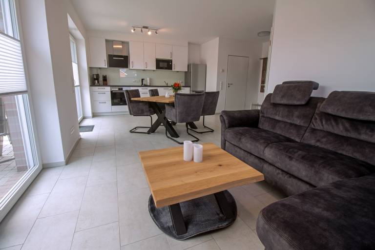 Rental apartment with terrace & yard — photo 2