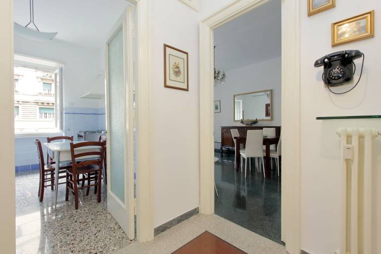 Cozy 1‑Br Near Vatican — Bright & Central — photo 2
