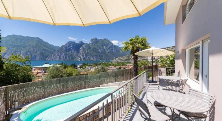 Lovely vacation home with garden, pool & patio | Close to the beach | Pets are welcome — photo 2