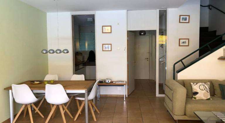 Apartment with pool — photo 2