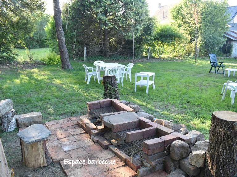 Cottage with BBQ & garden — photo 3