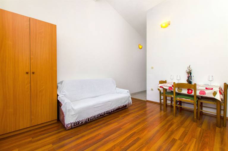 Apartment with patio & barbeque | Sea view — photo 5