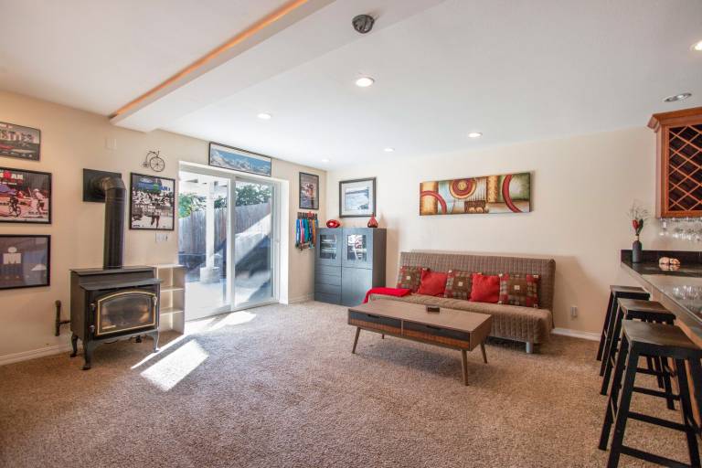 Vacation home with patio — photo 2