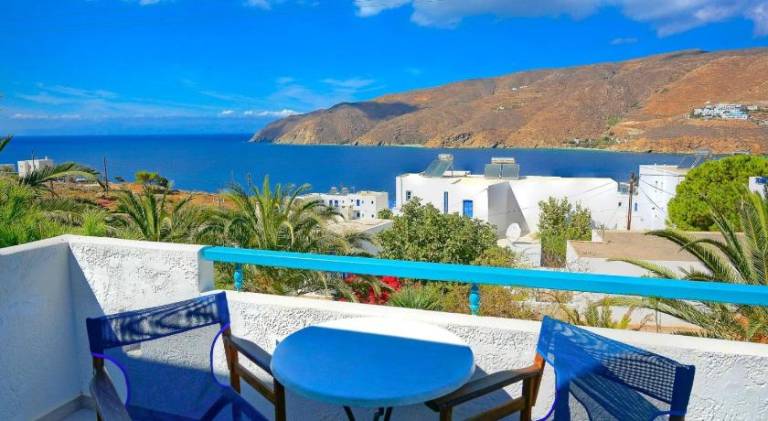 Serviced apartment with patio & yard | Beach nearby | Good for workation | Dogs allowed in Naxos