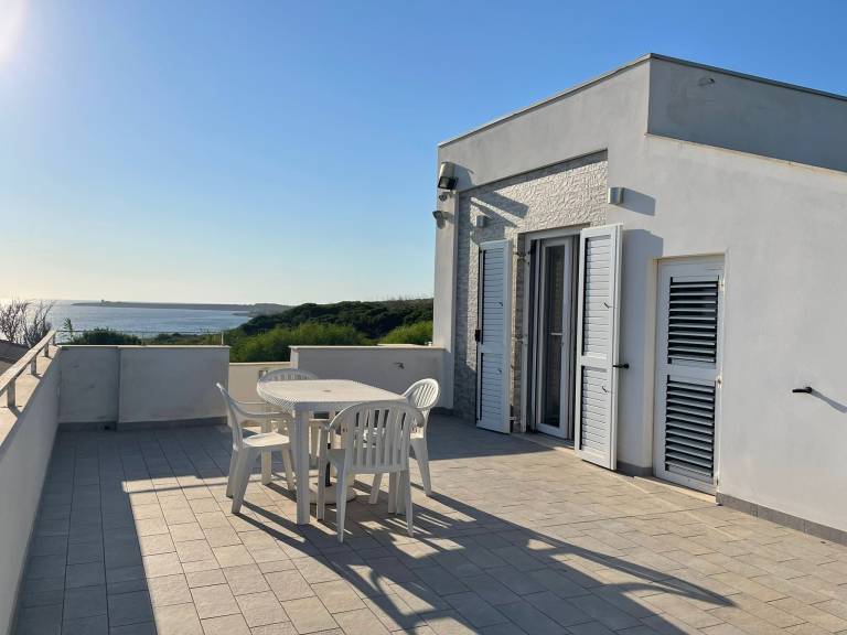 Villa "Domus Bianca" with Sea View, Garden & Wi-Fi — photo 3