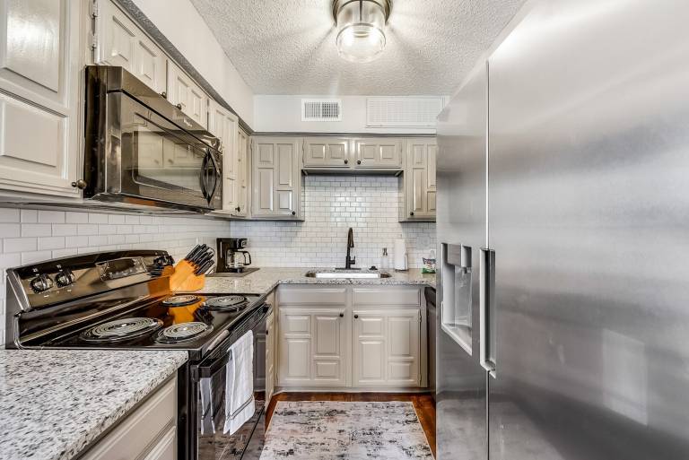 I45 –World Cup Stay - 18 min to AT&T - Sleeps 2 - Public Transit — photo 5