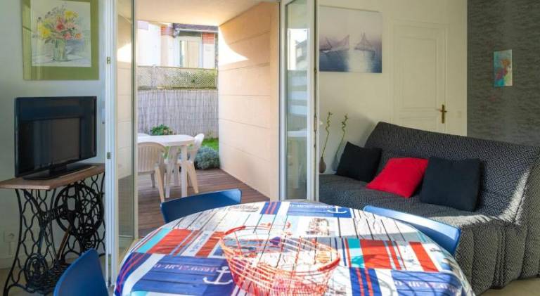 Apartment with 1 room for 4 persons — photo 2