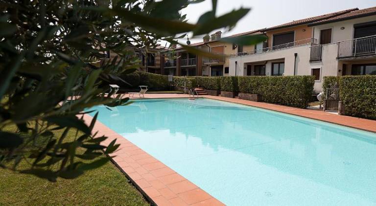 Pleasant holiday apartment with pool, patio & yard | Pet-friendly — photo 2