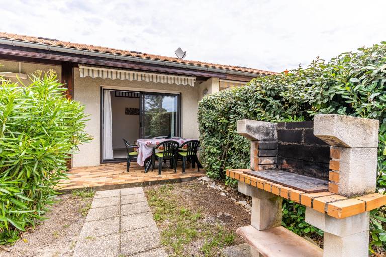 Children-friendly vacation home with garden, terrace & barbecue | Garden view | Next to the beach | Pet-friendly — photo 2
