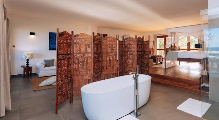 Children-friendly villa with pool, yard & terrace | Beach nearby | Suitable for remote work | Pets are welcome — photo 5