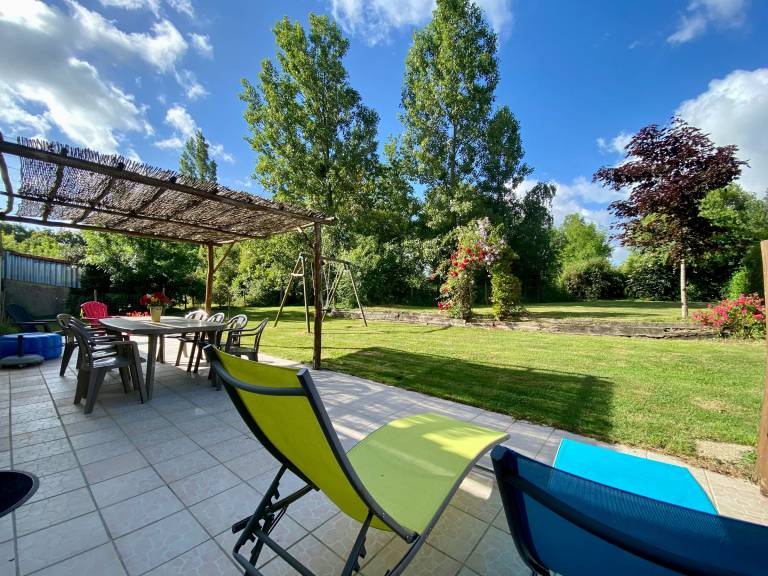 Countryside Retreat: Cozy 3-Bed Gîte with Garden, Terrace & Petanque near Pornic — photo 2