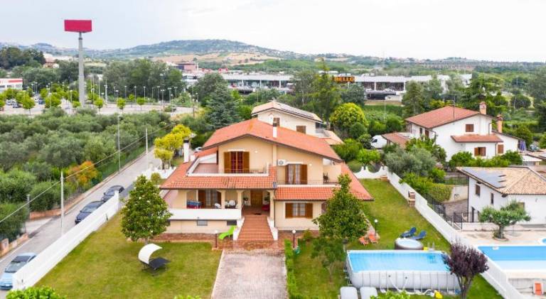 La Villa di Tony in Alba Adriatica