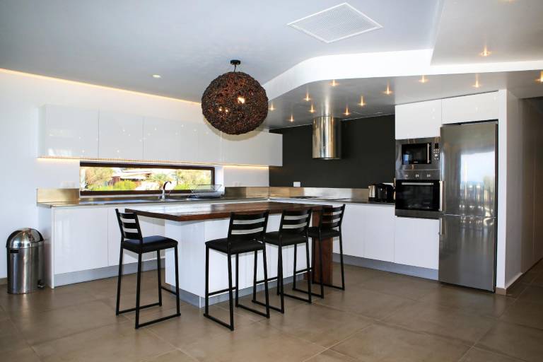 Kouvohori Villas 6 Bedroom Seafront Hot Tub & Pool — photo 4