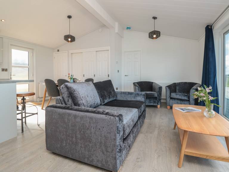 Fully equipped lovely cottage with yard | Pets are welcome — photo 4