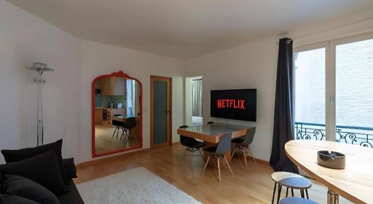 Fully equipped lovely apartment with jacuzzi | Pet-friendly in Paris