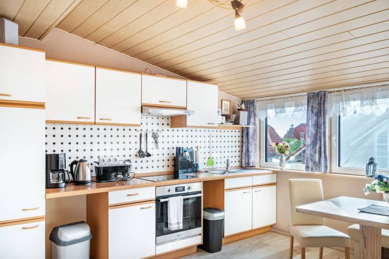 Holiday Apartment 'Rödel' with Shared Terrace, Private Garden and Wi-Fi — photo 4