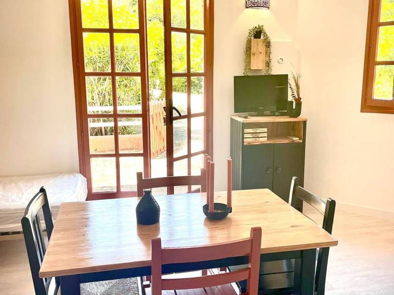 Beachfront Mini-Villa, air-conditioned - Direct sea access - 4 pers — photo 4