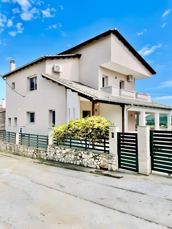 Villa Violetta Country House with Mountain View, Private Balcony and Garden — photo 2