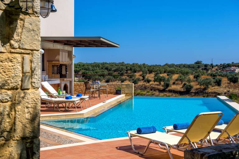 270 m² Villa