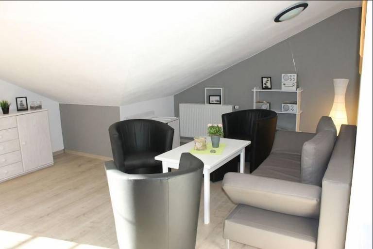 Ferienwohnung "Orther Hafenblick" – Komfortabler Meerblick und familienfreundliche Ausstattung — photo 4