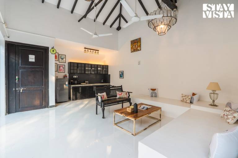 Villa with pool, jacuzzi & yard | Close to the beach | Pets allowed — photo 4