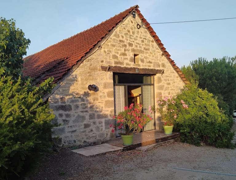 Gite with garden, barbeque & patio — photo 2