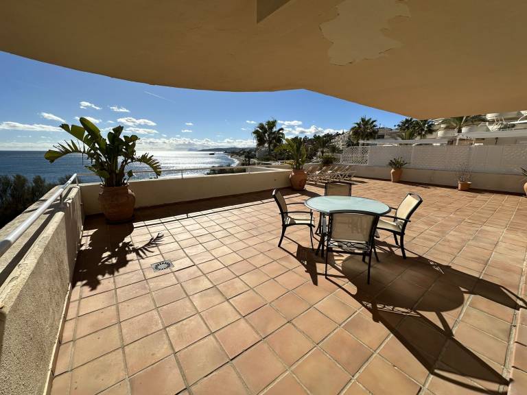Holiday apartment with pool & patio | Next to the beach | Pet-friendly — photo 4