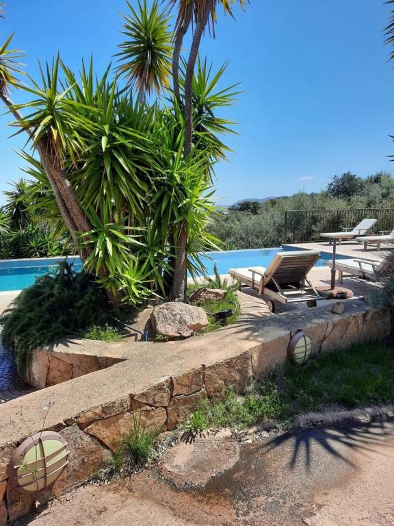Villa with yard, grill & pool — photo 3