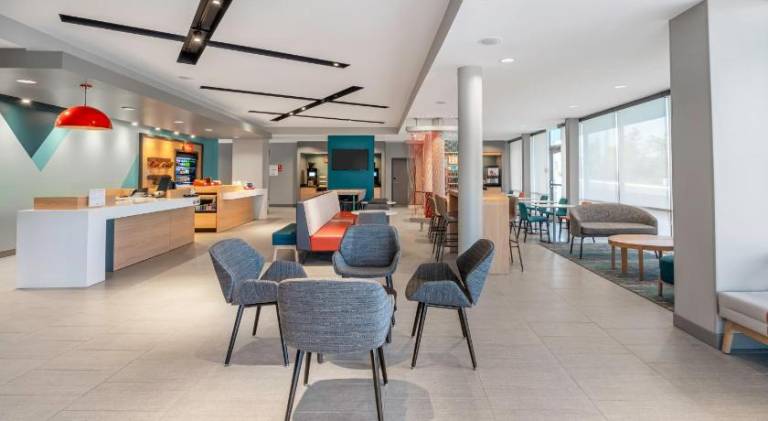 Avid Hotels Milwaukee West Waukesha By IHG — photo 3